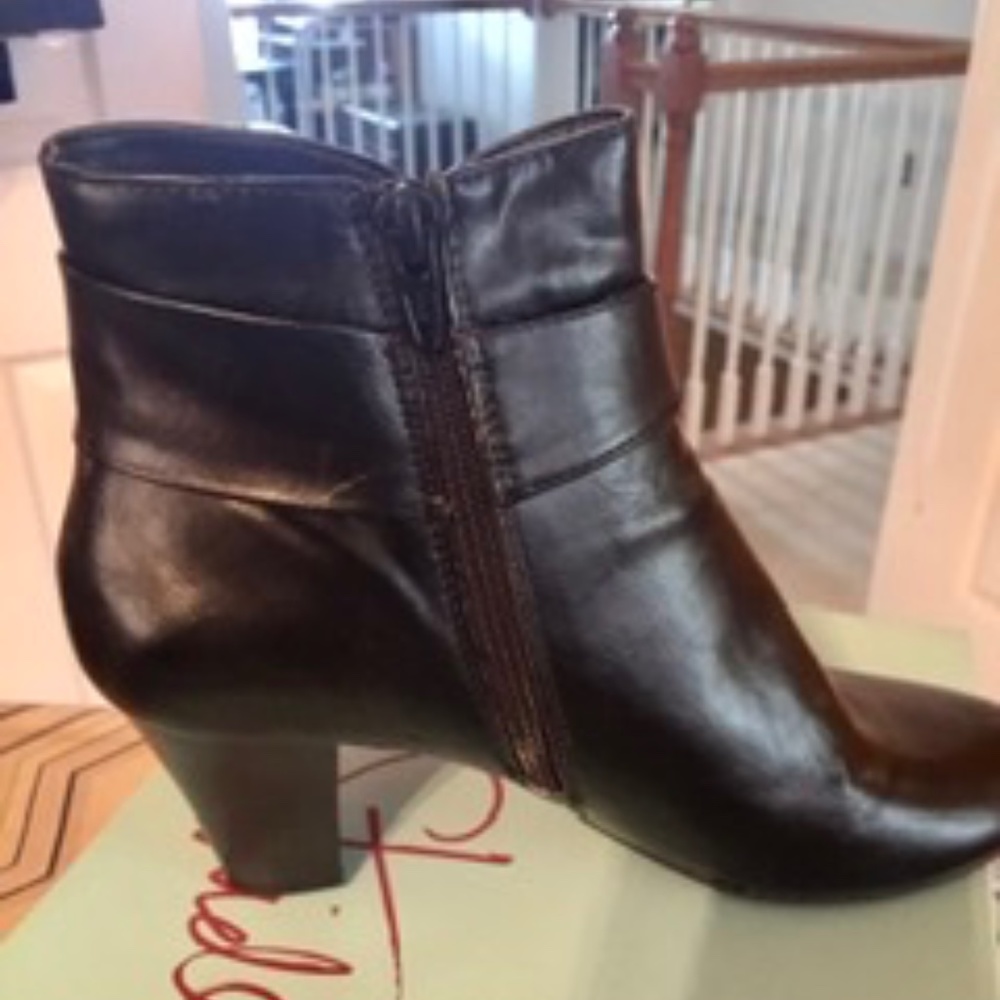 High-heeled Booties - Picture 6 of 7